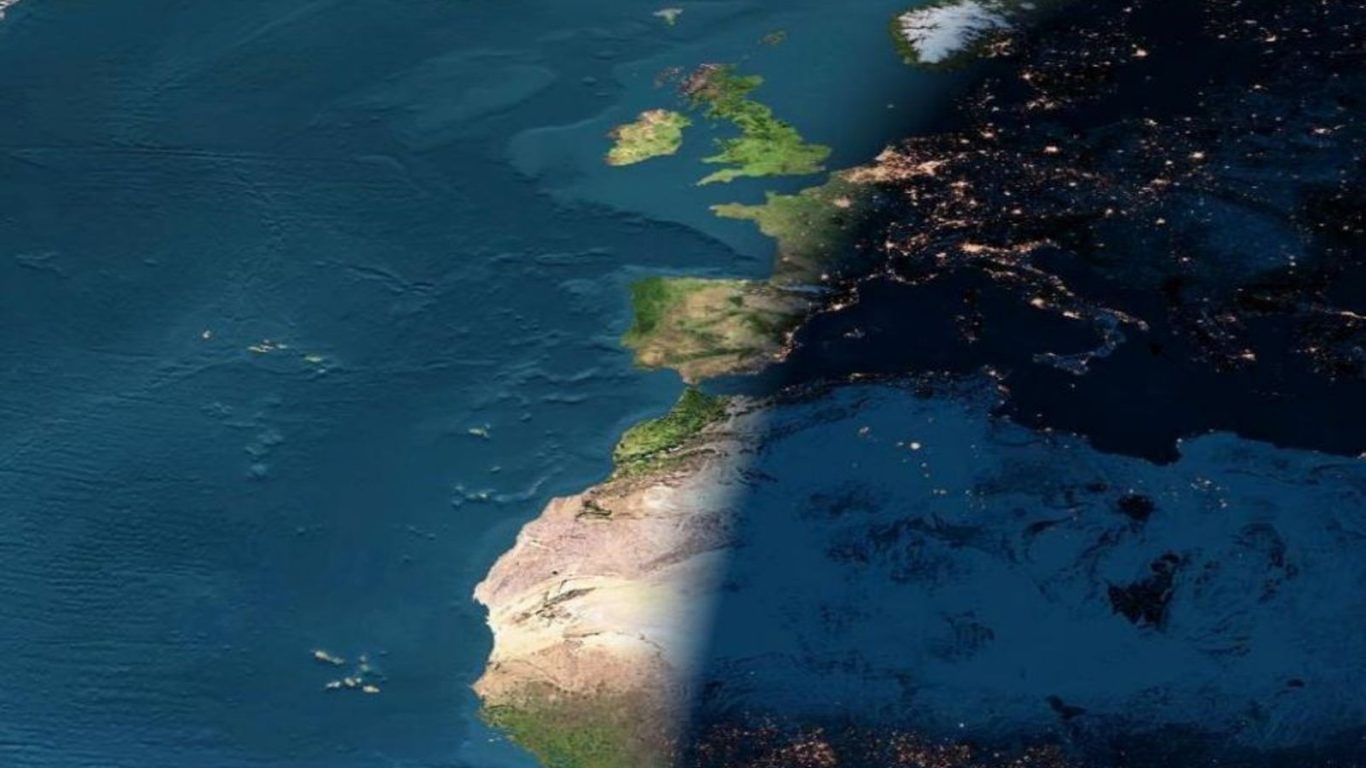 Closed space. Атлантический океан земли. Острова Атлантического океана. Атлантический океан вид из космоса. Канарские острова (Атлантический океан) Испания.