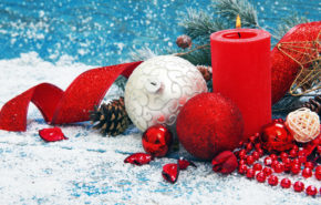 Свеча и шары к Новому Году Новый Год, New Year, Рождество, свеча, шары, лента, hd обои